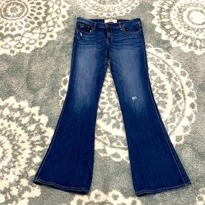 Hollister low rise dark destroy wash flare jeans! 9 regular